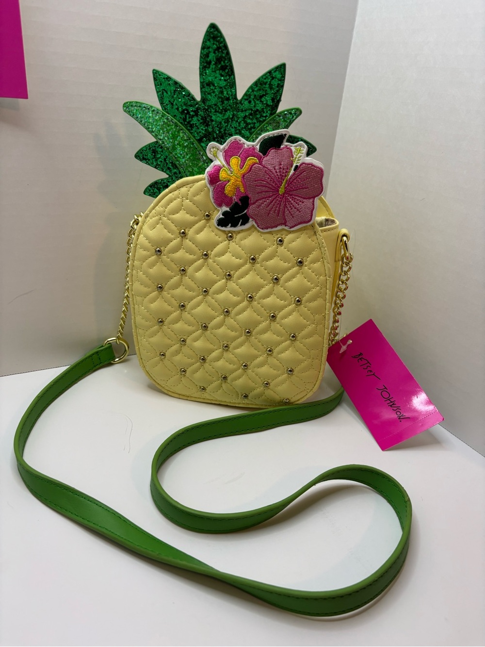 Betsey Johnson yellow Pineapple Kitsch  Crossbody purse XOPRICKL